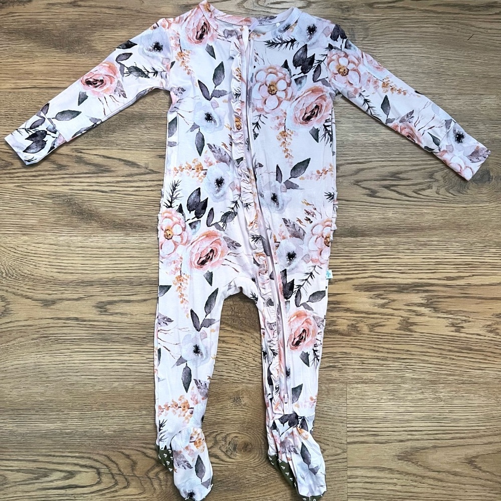 NWOT Posh Peanut Harlow Footie 9-12m